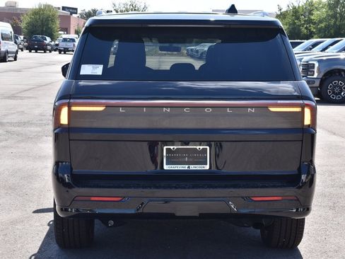 New 2025 Lincoln Navigator Reserve w/ Jet Appearance Package image 8