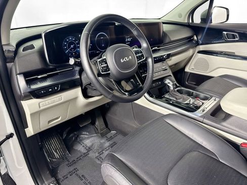 Used 2023 Kia Carnival SX Prestige FWD image 9