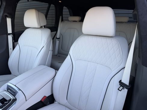 Used 2024 BMW X5 M60i image 10