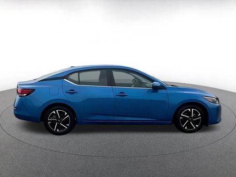 Used 2025 Nissan Sentra SV FWD image 10
