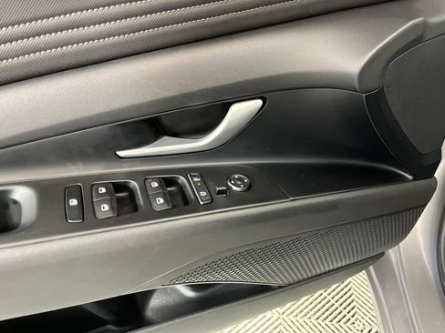 Used 2025 Hyundai Elantra SEL FWD image 25