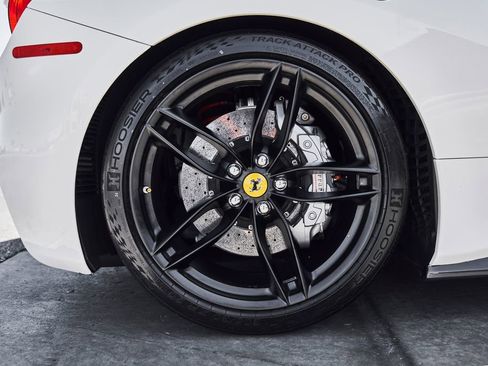 Used 2017 Ferrari 488 GTB RWD image 33