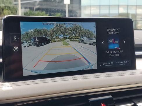 Used 2025 Genesis G70 2.5T image 32