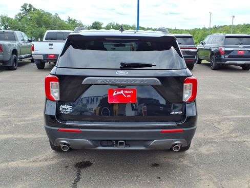 Certified 2023 Ford Explorer XLT w/ Equipment Group 202A AWD/4WD image 4