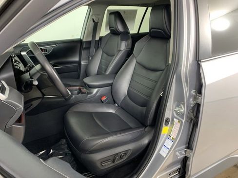Used 2021 Toyota RAV4 Limited image 30