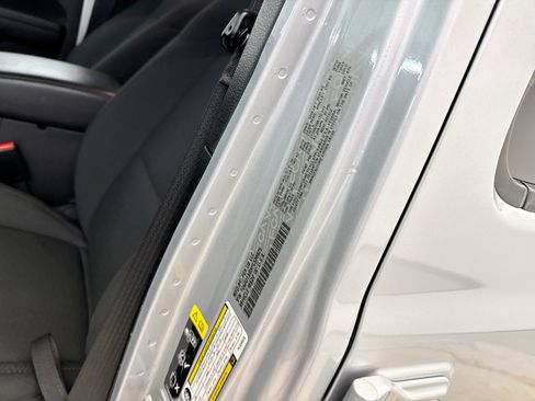 Used 2023 Jeep Gladiator Sport AWD/4WD image 19