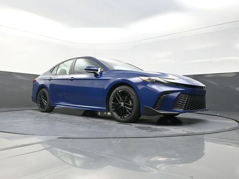 Used 2025 Toyota Camry SE image 39