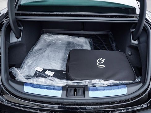 Certified 2025 Porsche Taycan image 34