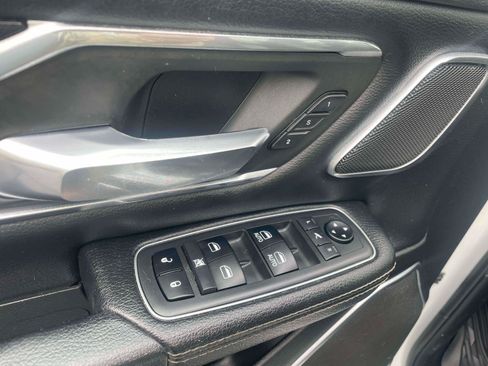 Used 2019 RAM 1500 Laramie AWD/4WD image 13