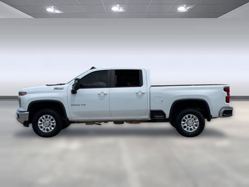 Used 2024 Chevrolet Silverado 2500 LT AWD/4WD image 2