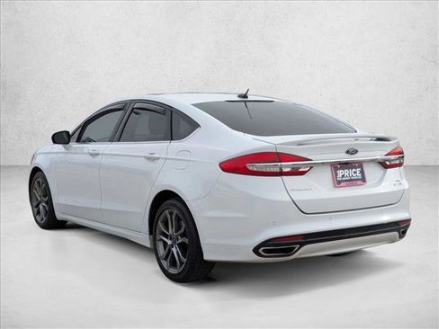Used 2017 Ford Fusion SE image 8