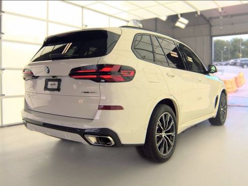 Used 2024 BMW X5 xDrive40i w/ M Sport Package AWD/4WD image 5