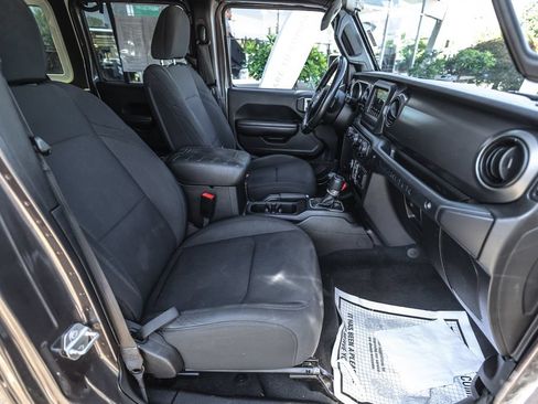 Used 2018 Jeep Wrangler Unlimited Sport S AWD/4WD image 25