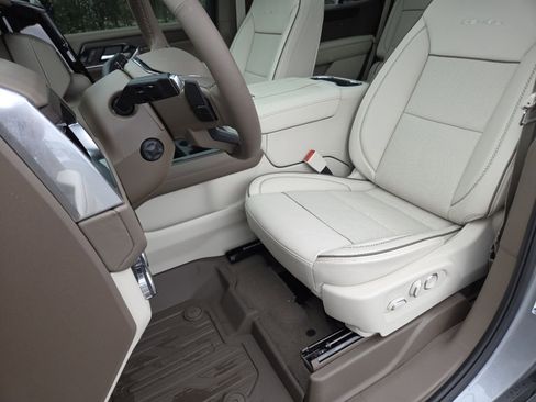 New 2026 GMC Yukon Denali w/ Sun & Power Step Package RWD image 28