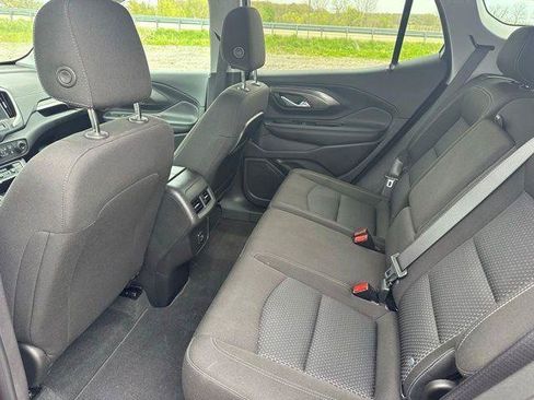 Used 2023 GMC Terrain SLE w/ Driver Convenience Package FWD image 18