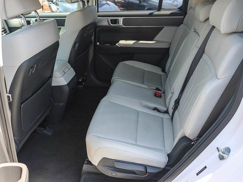 Used 2025 Hyundai Santa Fe SEL FWD image 19