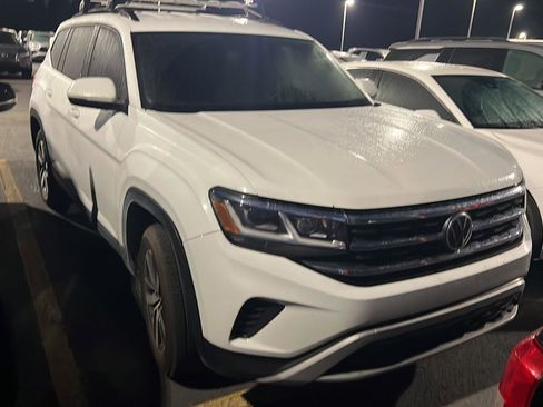 Used 2021 Volkswagen Atlas SE image 3
