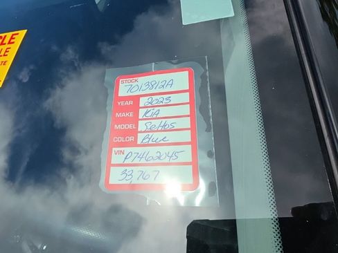 Certified 2023 Kia Seltos EX AWD/4WD image 11