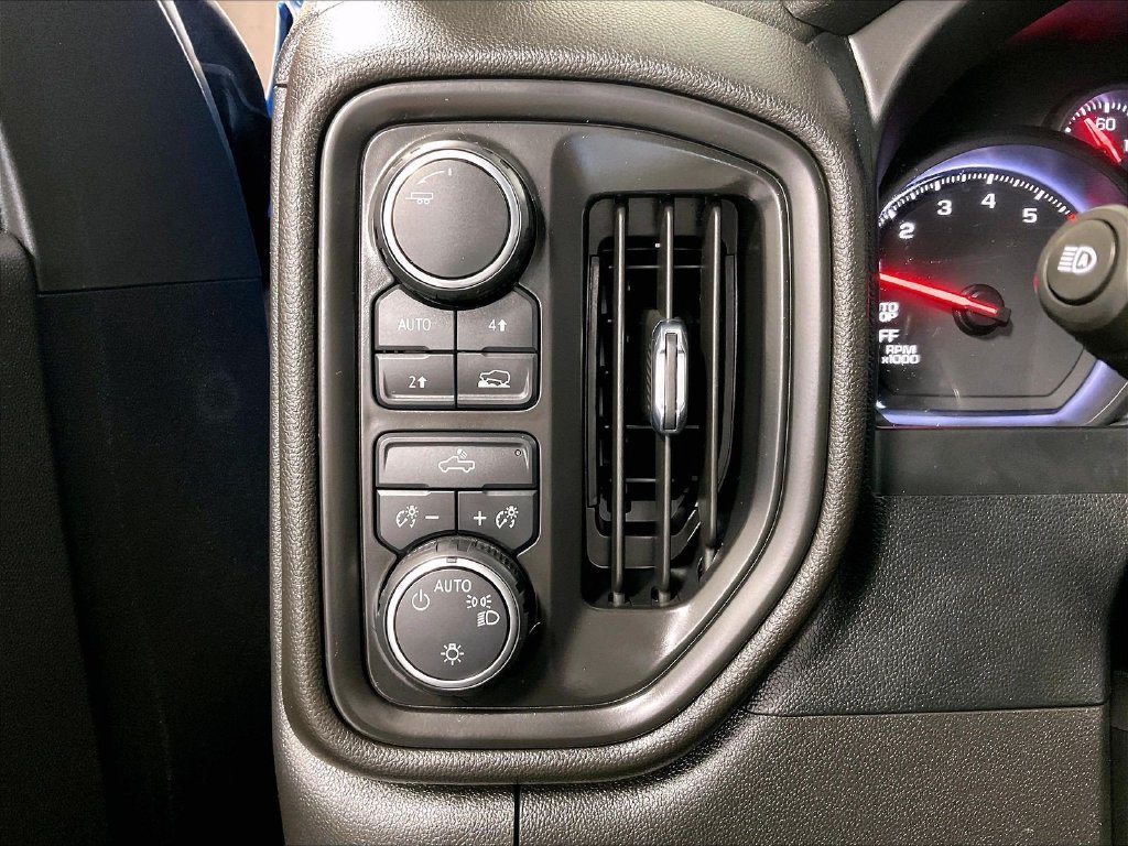 Used 2023 Chevrolet Silverado 1500 Custom w/ 2.7L Blackout Package AWD/4WD image 25