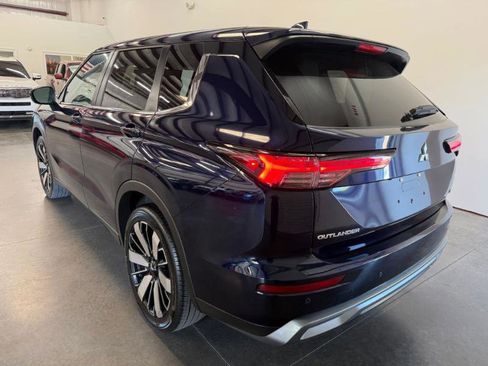 Used 2025 Mitsubishi Outlander SE FWD image 7