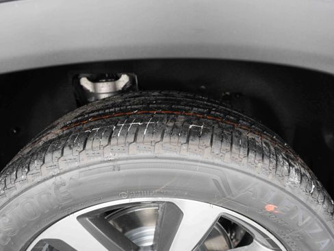 New 2025 Honda Pilot Touring image 31