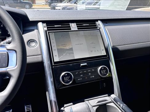 New 2026 Land Rover Discovery Dynamic SE AWD/4WD image 9