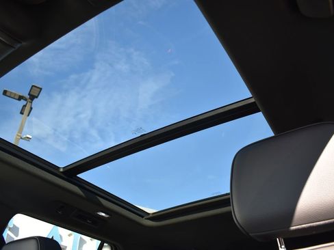 Used 2025 GMC Yukon Denali w/ Sun & Power Step Package image 13