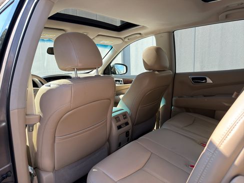 Used 2014 Nissan Pathfinder SL w/ SL Premium Package FWD image 13