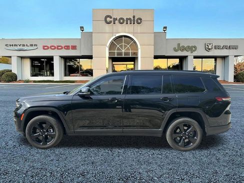 Used 2023 Jeep Grand Cherokee L Limited w/ Black Appearance Package AWD/4WD image 6