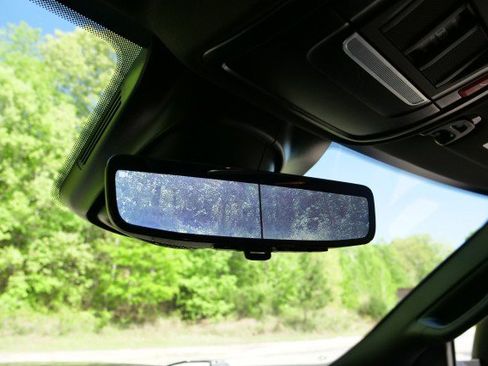 Used 2025 RAM 3500 Big Horn image 17