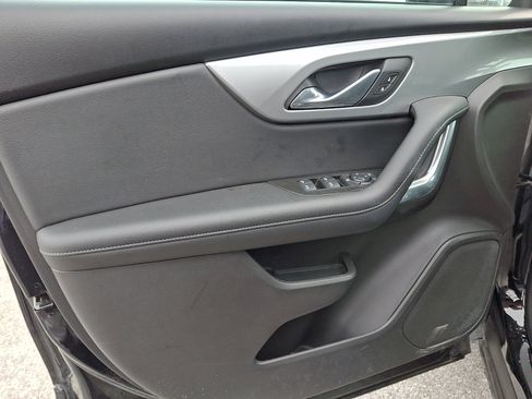 Used 2019 Chevrolet Blazer LT image 12