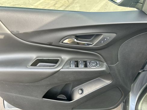 Used 2024 Chevrolet Equinox LT image 3