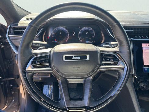 Used 2022 Jeep Grand Cherokee Overland w/ Adv Protech Group III AWD/4WD image 15