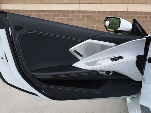 Used 2021 Chevrolet Corvette Stingray Preferred Cpe w/ Z51 Performance Package RWD image 19