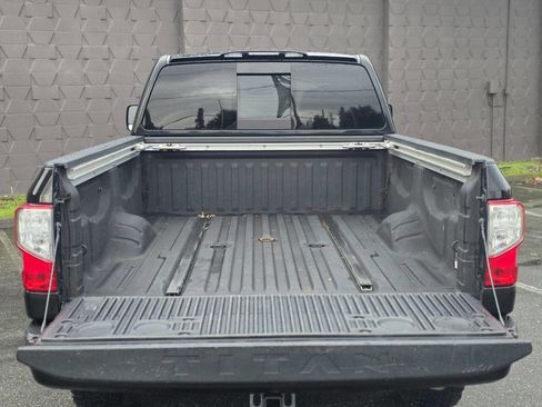 Used 2018 Nissan Titan SL w/ Midnight Edition image 11