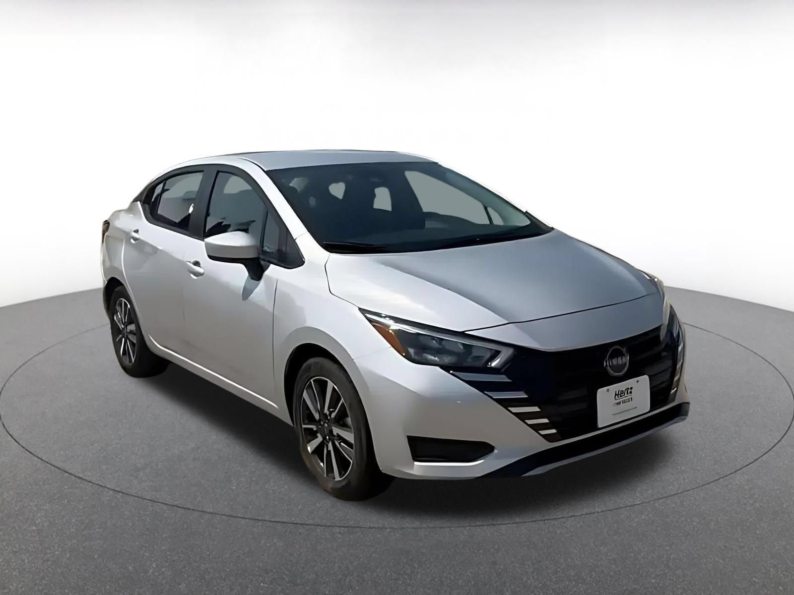 Used 2025 Nissan Versa SV FWD image 3