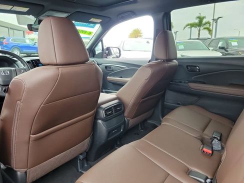 Certified 2024 Honda Passport EX-L image 15