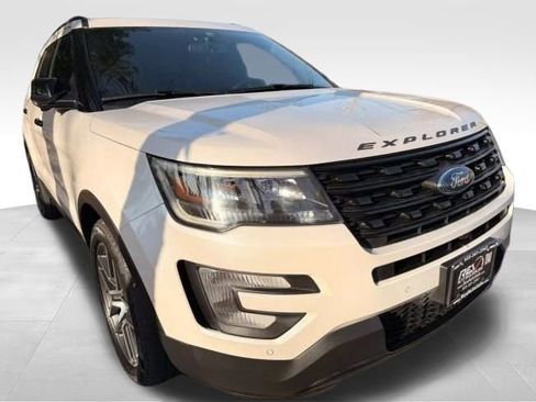 Used 2017 Ford Explorer Sport w/ Equipment Group 401A image 10