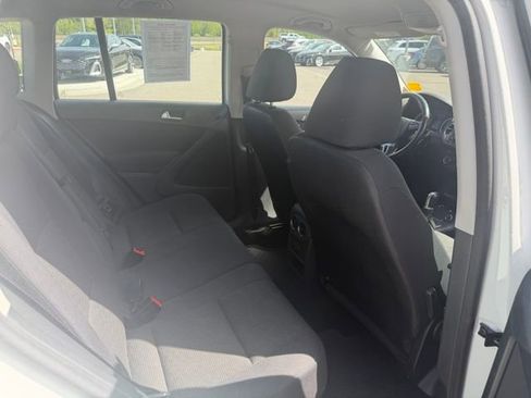 Used 2017 Volkswagen Tiguan Limited w/ Premium Package FWD image 8