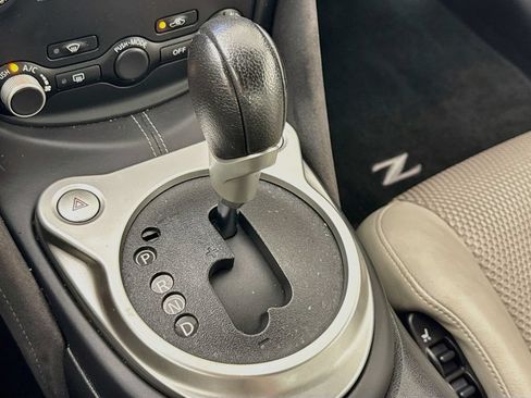 Used 2016 Nissan 370Z Touring Sport RWD image 18