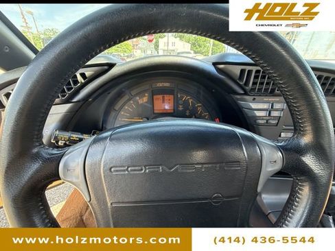 Used 1990 Chevrolet Corvette Convertible RWD image 11