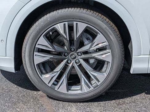 New 2026 Audi Q8 Premium Plus AWD/4WD image 6