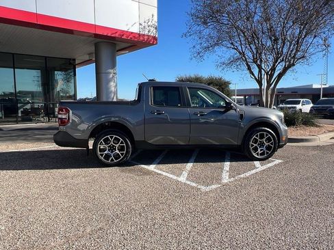 Used 2025 Ford Maverick Lariat image 6