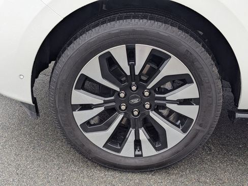 Certified 2025 Ford Expedition Max Platinum w/ Driver's Package image 10