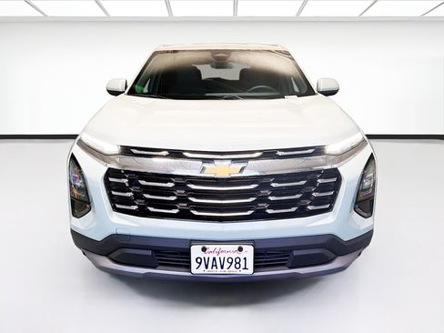 Used 2026 Chevrolet Equinox LT AWD/4WD image 2