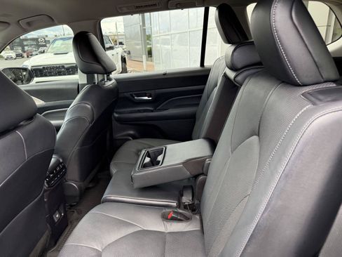 Certified 2024 Toyota Grand Highlander AWD image 15