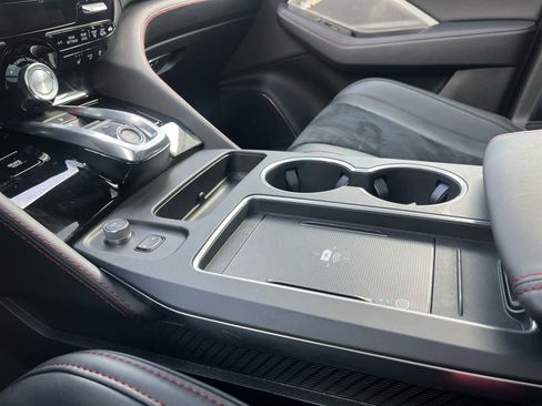 Used 2025 Acura MDX A-Spec image 29