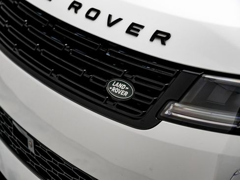 Used 2025 Land Rover Range Rover Sport Dynamic SE image 28