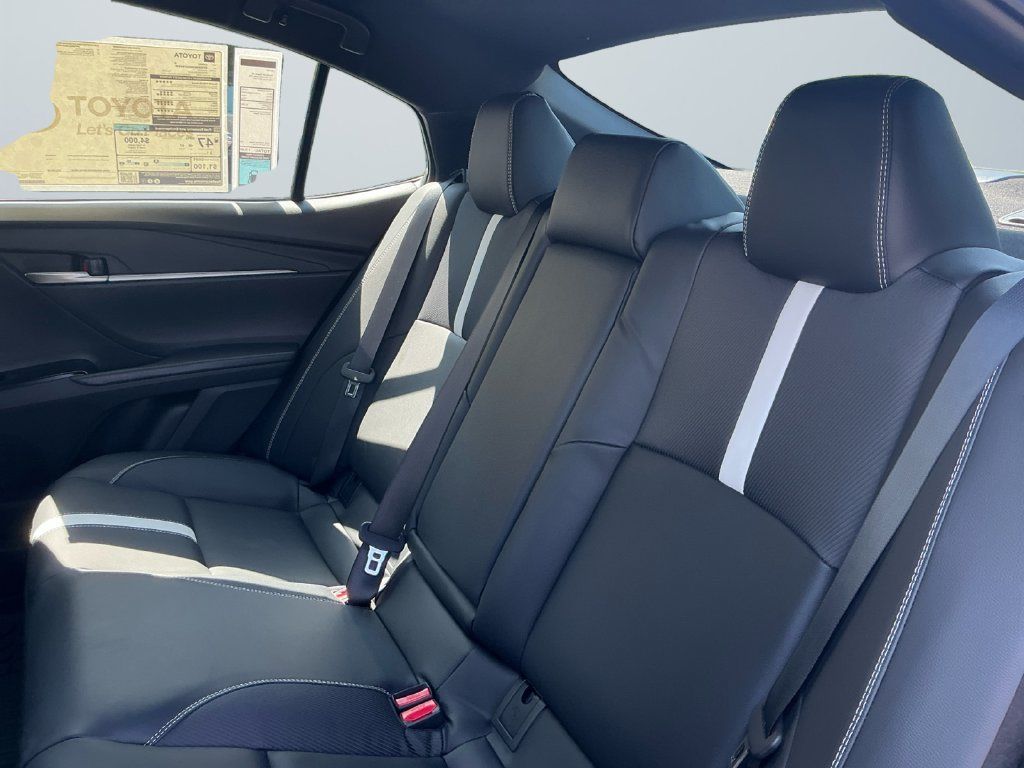 Used 2025 Toyota Camry SE FWD image 13