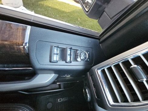 Used 2016 Ford F150 Platinum w/ Equipment Group 701A Luxury image 23